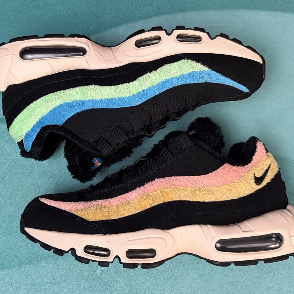 Nike Air Max 95 Shoes Womens Size 10 Multicolor Faux Fur Sneakers DB9577-001